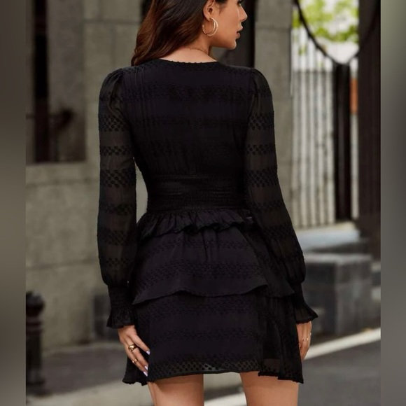 Lantern Sleeve Layered Hem Dress - Picture 3 of 6